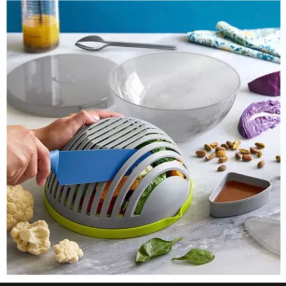 Pampered Chef Salad Cutting Bowl NEW